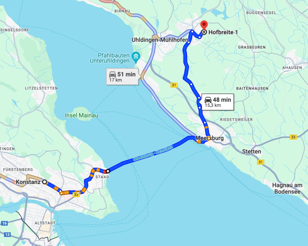 Auf dem Bild sieht man eine Karte, die die Route von Konstanz nach Uhldingen-Mühlhofen zeigt, mit einem markierten Weg über des Bodensees, vorbei an Meersburg.